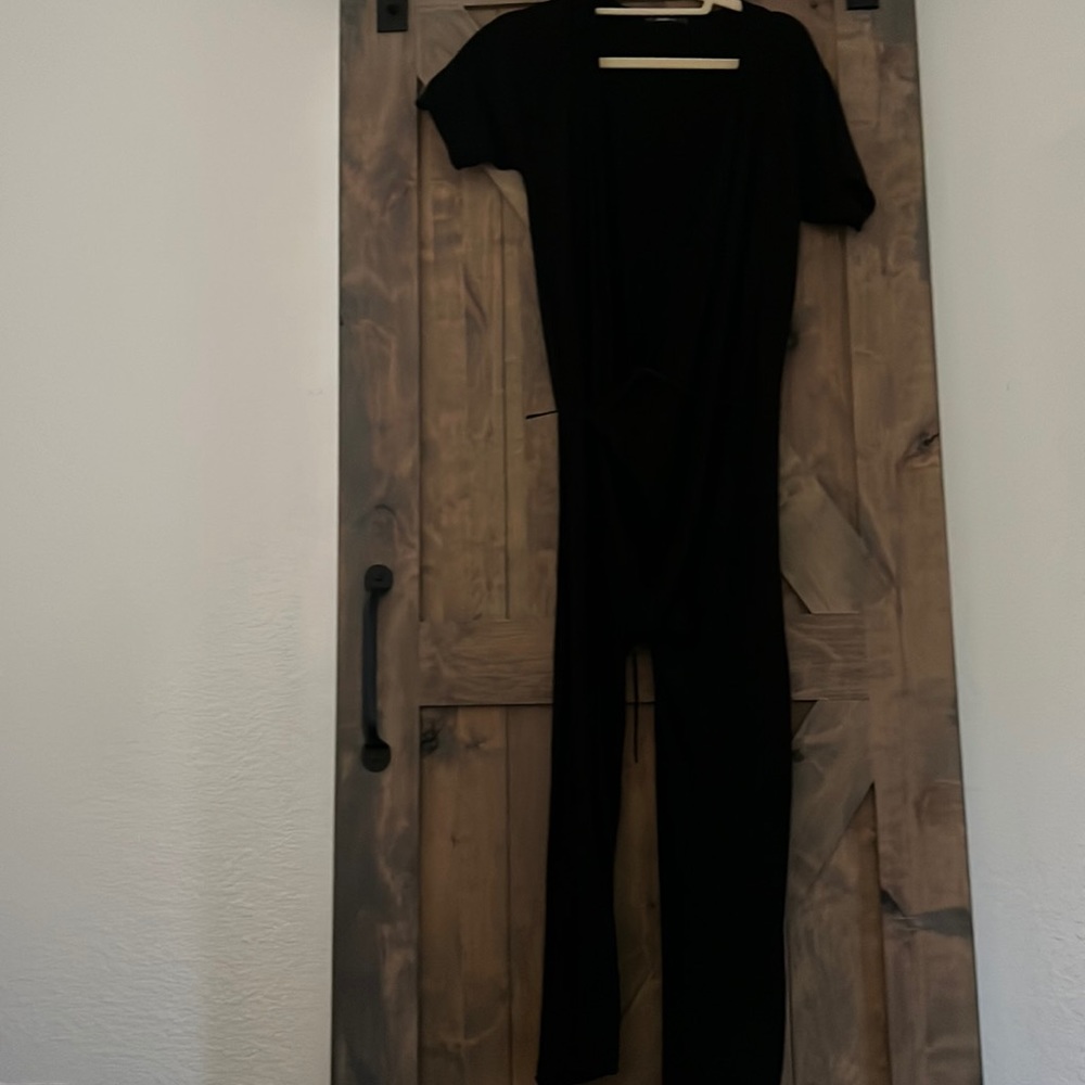 Black jumpsuits, fits , loose , comfy everyday fun outfit